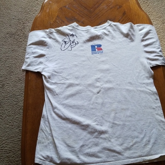 Autographed tee shirt - Picture 2 of 4